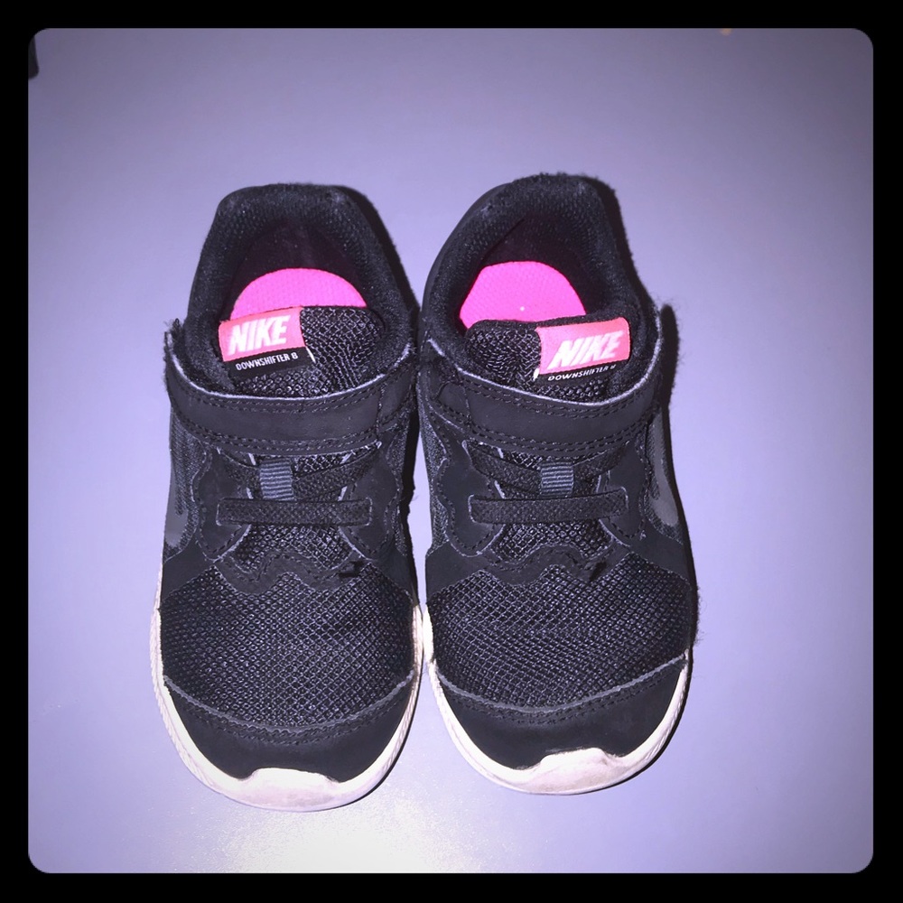 Nike tennis shoes